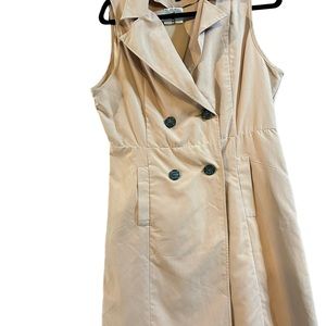 Love Tree Size Medium Peach Sleeveless Wrap Dress with Pockets, button front